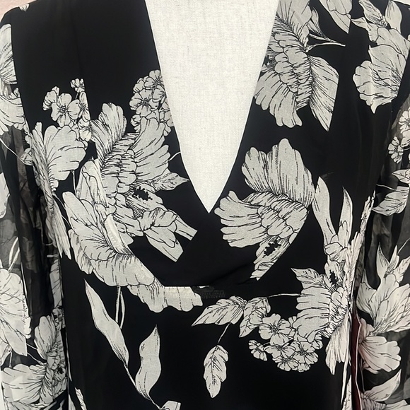 Truth in fable, black and gray floral dress - Picture 2 of 8